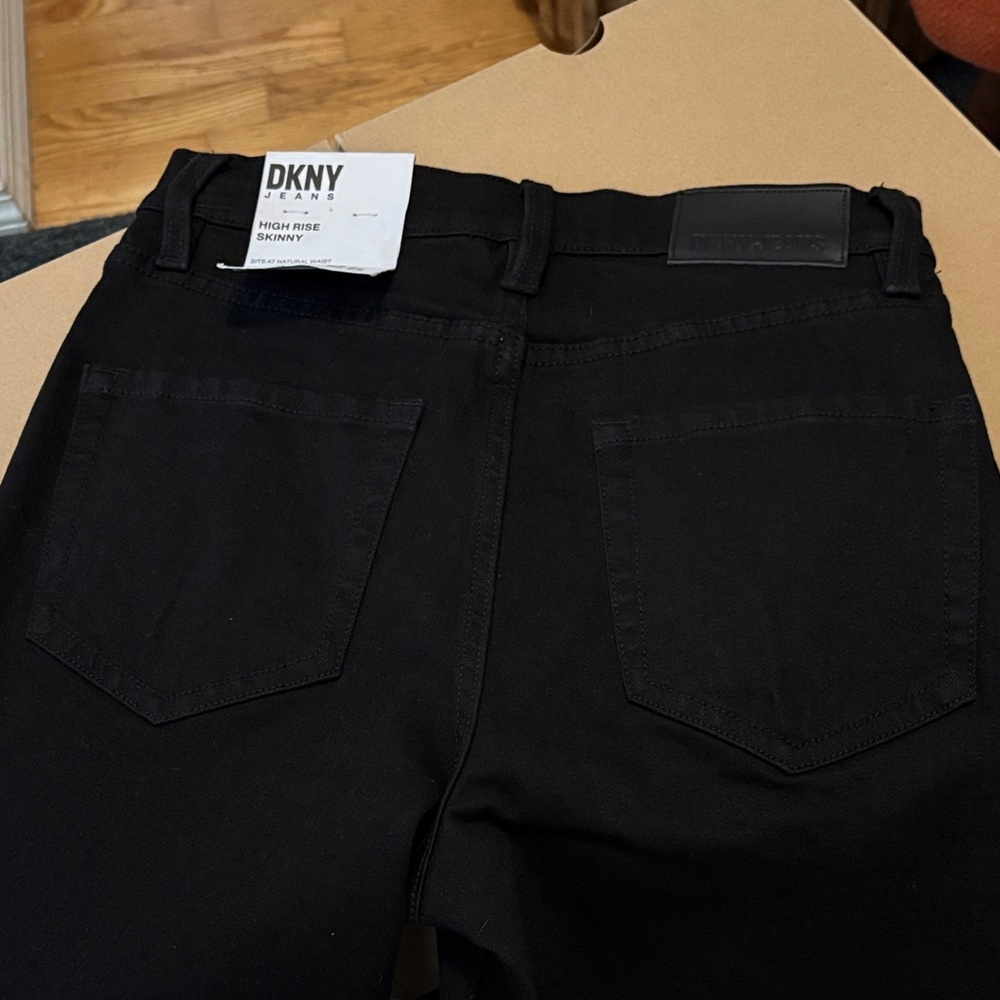 DKNY woman’s black Jeans with stretch